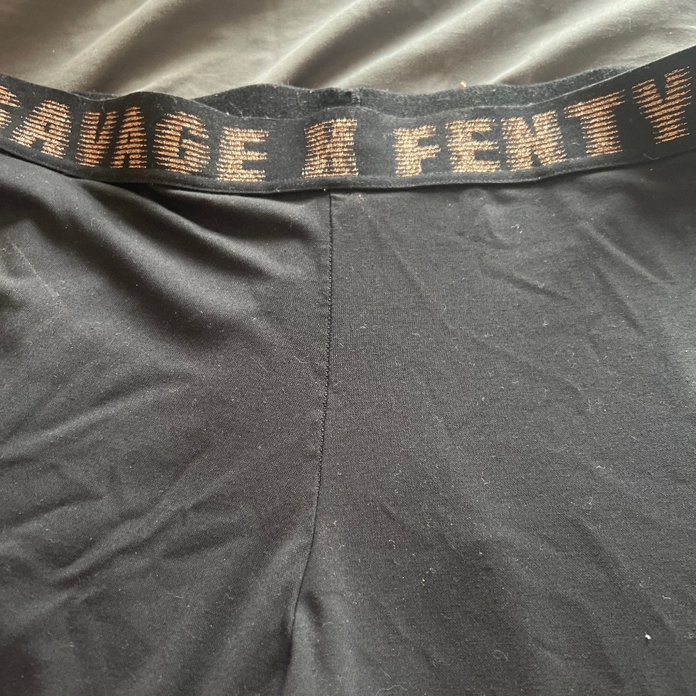 SAVAGE X FENTY LEGGINGS